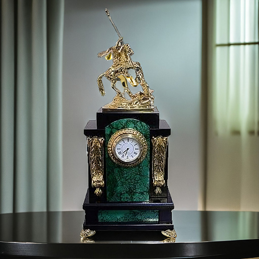 Каминные часы из малахита